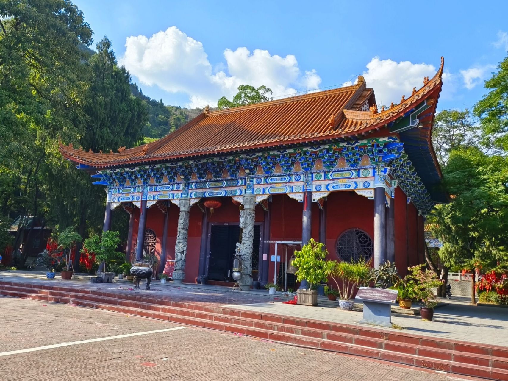 广西全州湘山寺 我的暑假旅游第二站到达了广西全州的湘山寺 该寺由