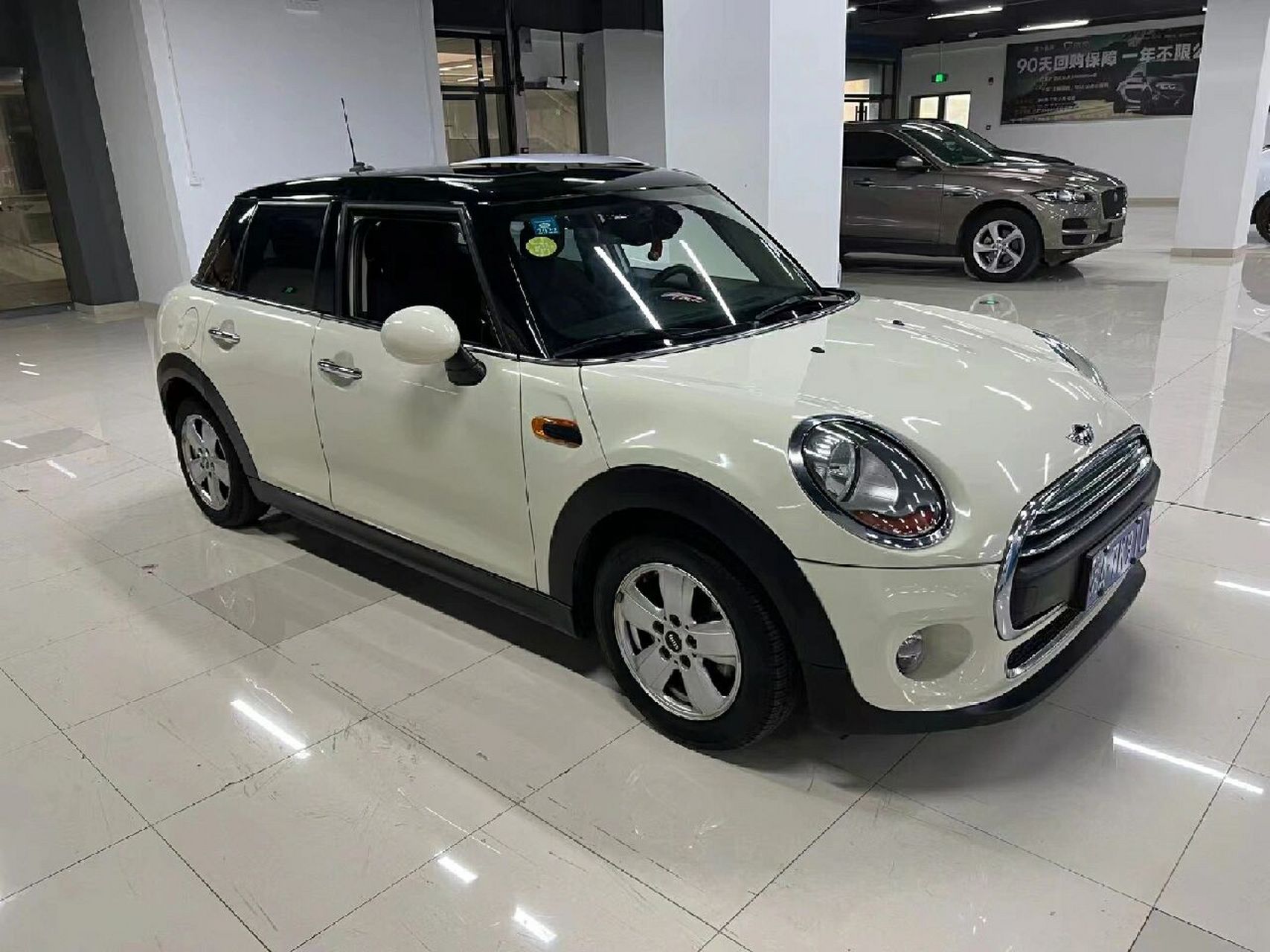16年宝马mini,四门五座,全款8.8万 16年宝马mini  全款8.