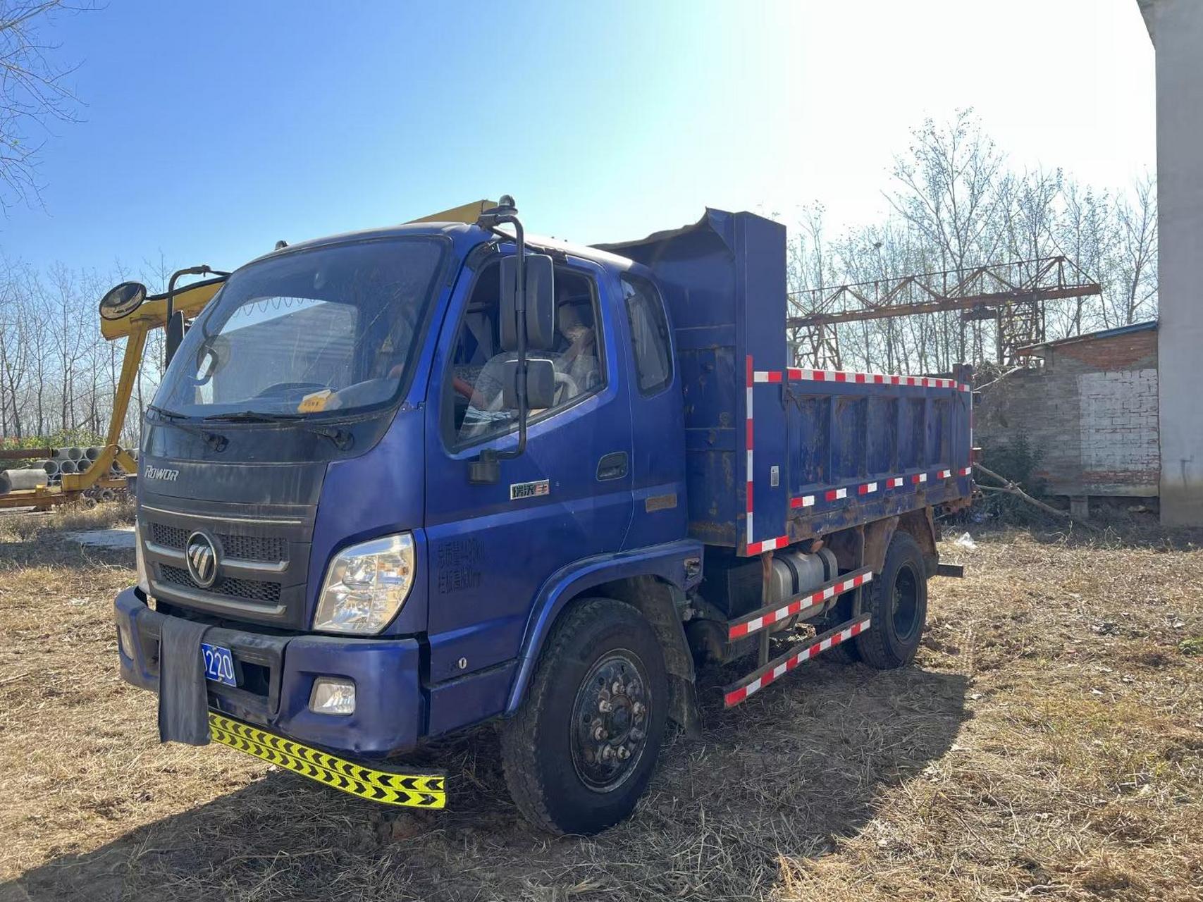 18年3月个人户自卸车,福田 瑞沃130 国五小蓝牌个人户 825-20轮胎