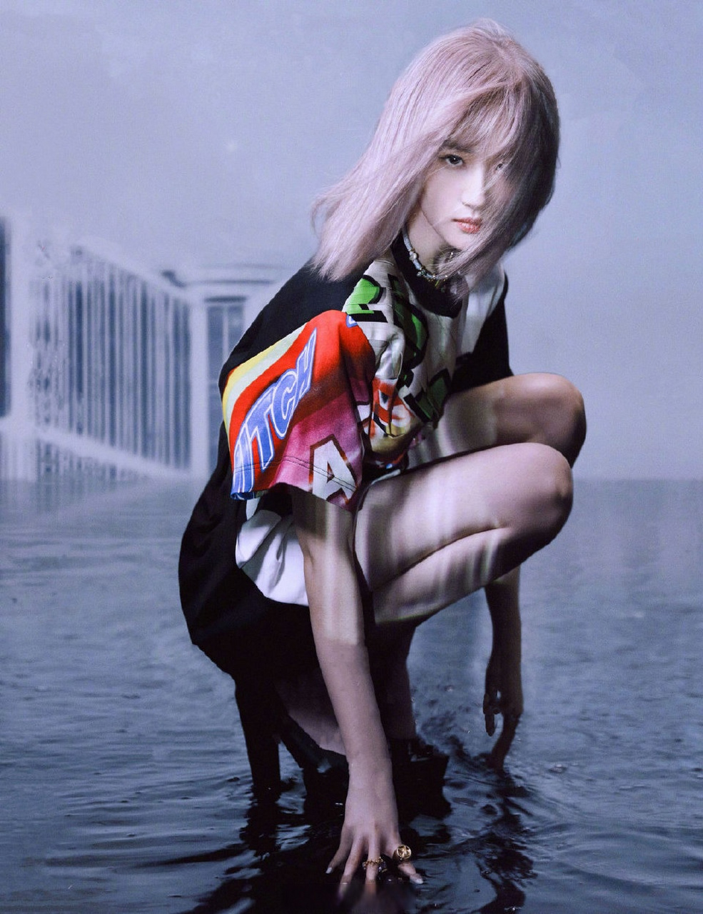 elle金九封花落刘亦菲,这时尚表现力名副其实.