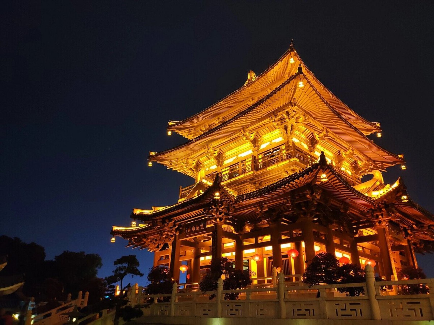 桂林无敌夜景:东西巷 逍遥楼 96亮点特色: 在这里,既能感受浓厚的