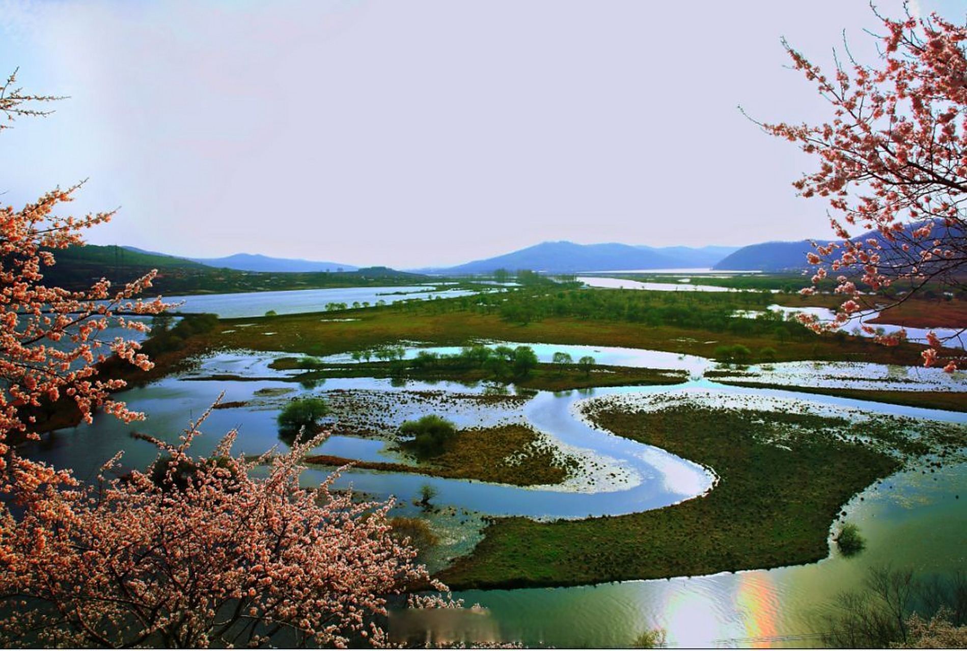 雁鸣湖湿地位于敦化市雁鸣湖镇,距市区45公里,地处201国道沿线上,也是