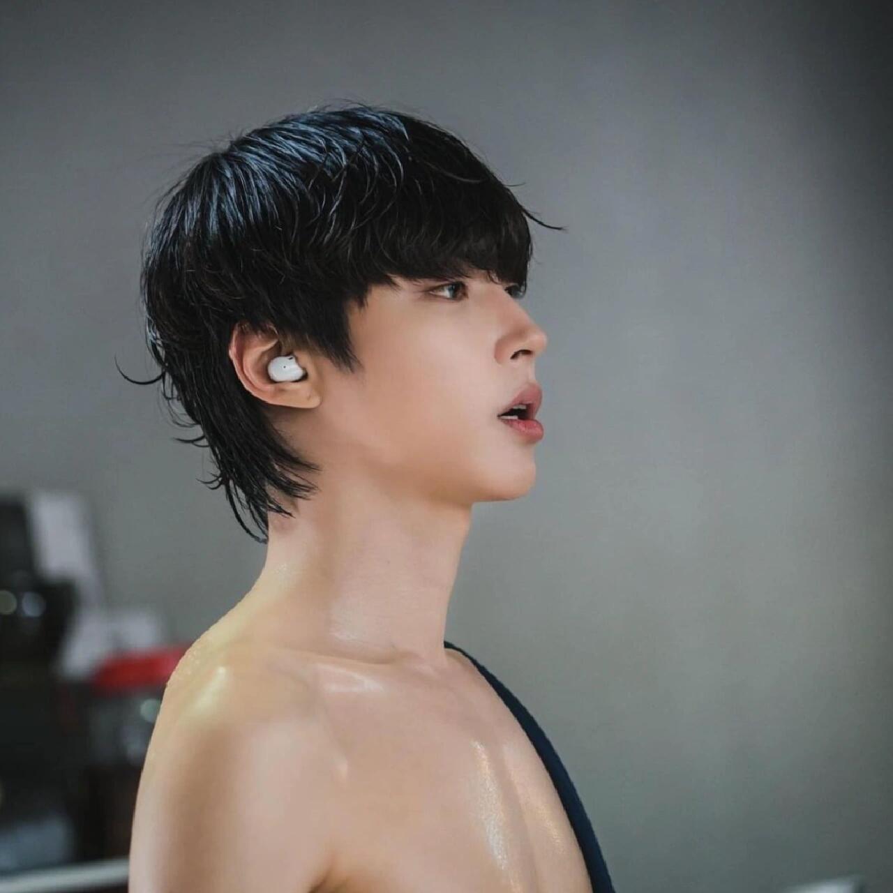 韩国明星no.37-黄寅烨ins图片