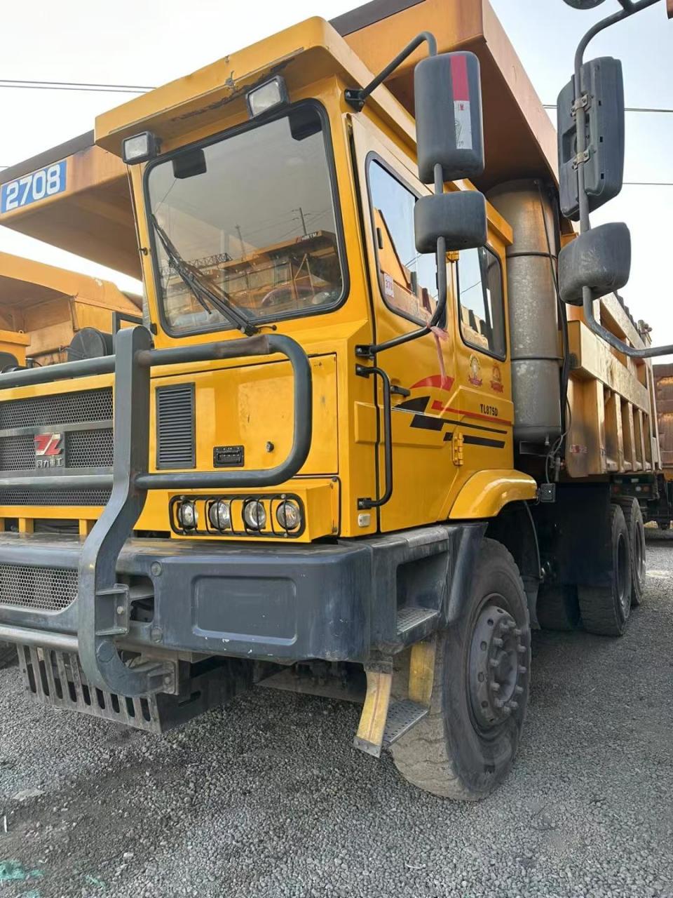 最新到家10台22年同力875d,新款加宽货箱,大箱宽度3.4米,长度5.8米.