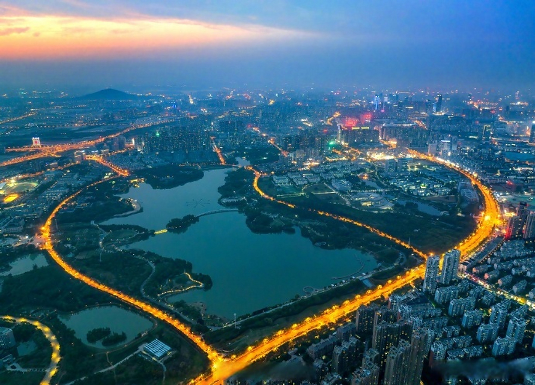 14公里.合肥心形路两人走共约13.