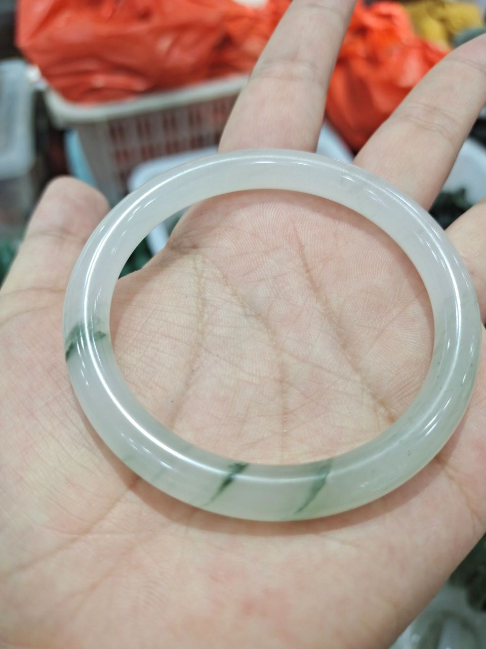 看看天山翠雪翠和冰翠的区别 图一图二是冰翠 图三图四是雪翠 能看