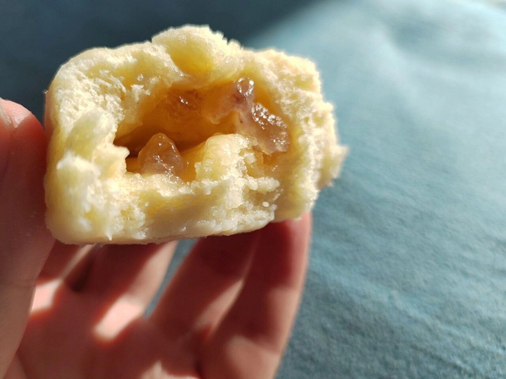 白糖肥肉包(他们网上都叫水晶包) 第一次做,肥肉粒有点大了.