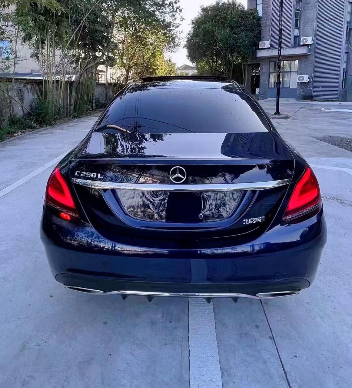 19款19年上牌奔驰c260l长轴顶配: (宝蓝色)1.