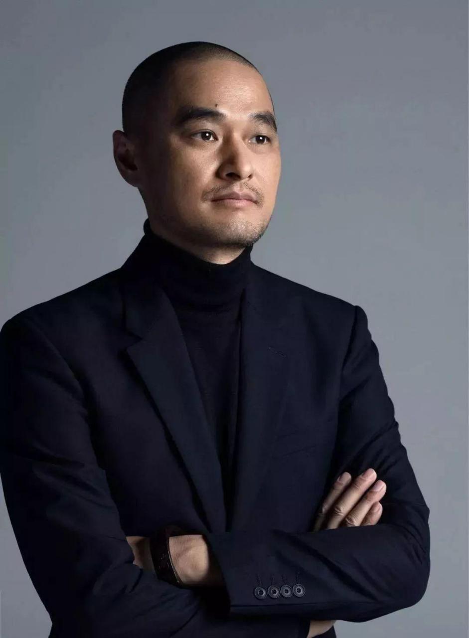 大佬冯唐曾是一名妇科医生,在那段时间里,他对一位女病人产生了兴趣.