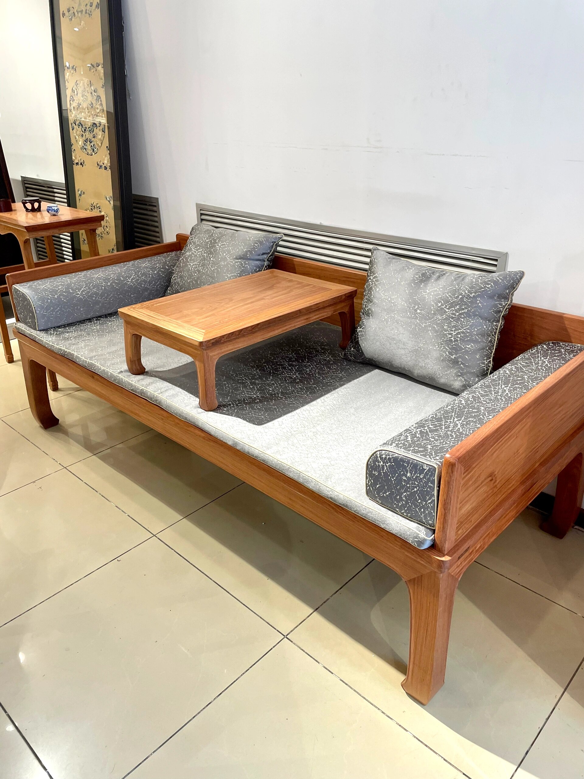 侣明室罗汉床 全独板 经典侣明室款罗汉床 无漆无蜡 精磨2000目