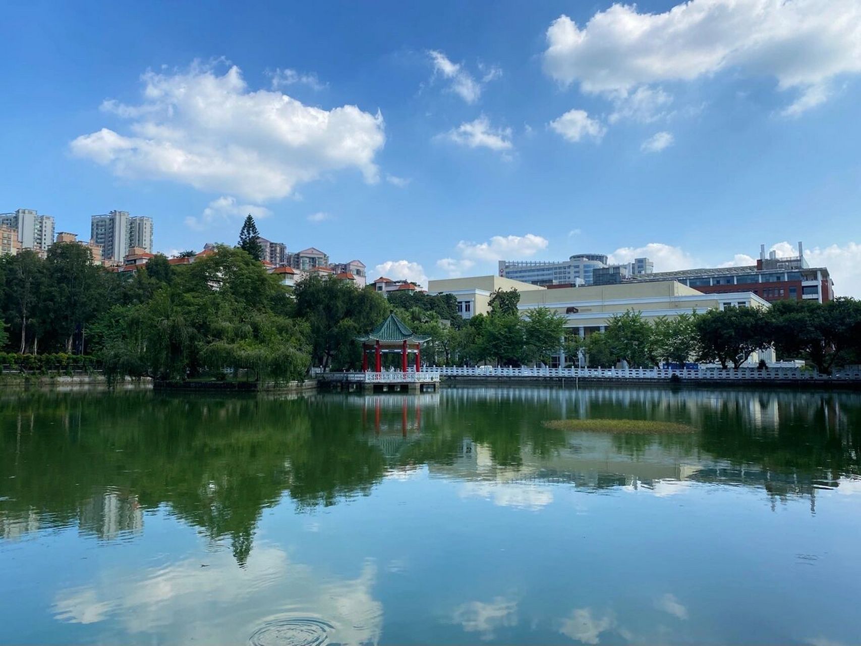 关于暨南大学本部 你想知道的或许都在这儿 已经在暨南大学就读一学期