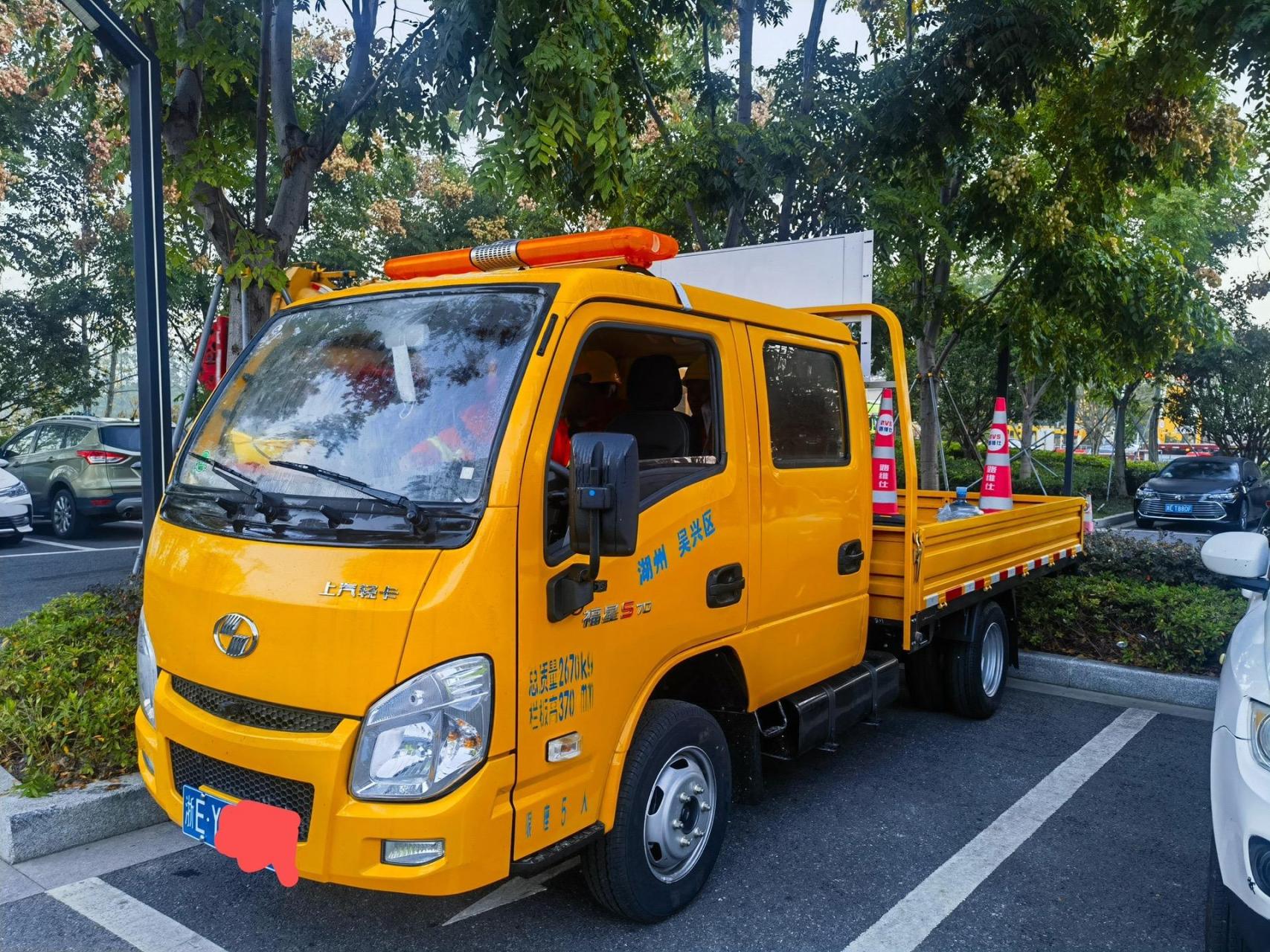 两台22年10跃进福星s70汽油双排打包6万多出,批发零售中浙江同行优先.