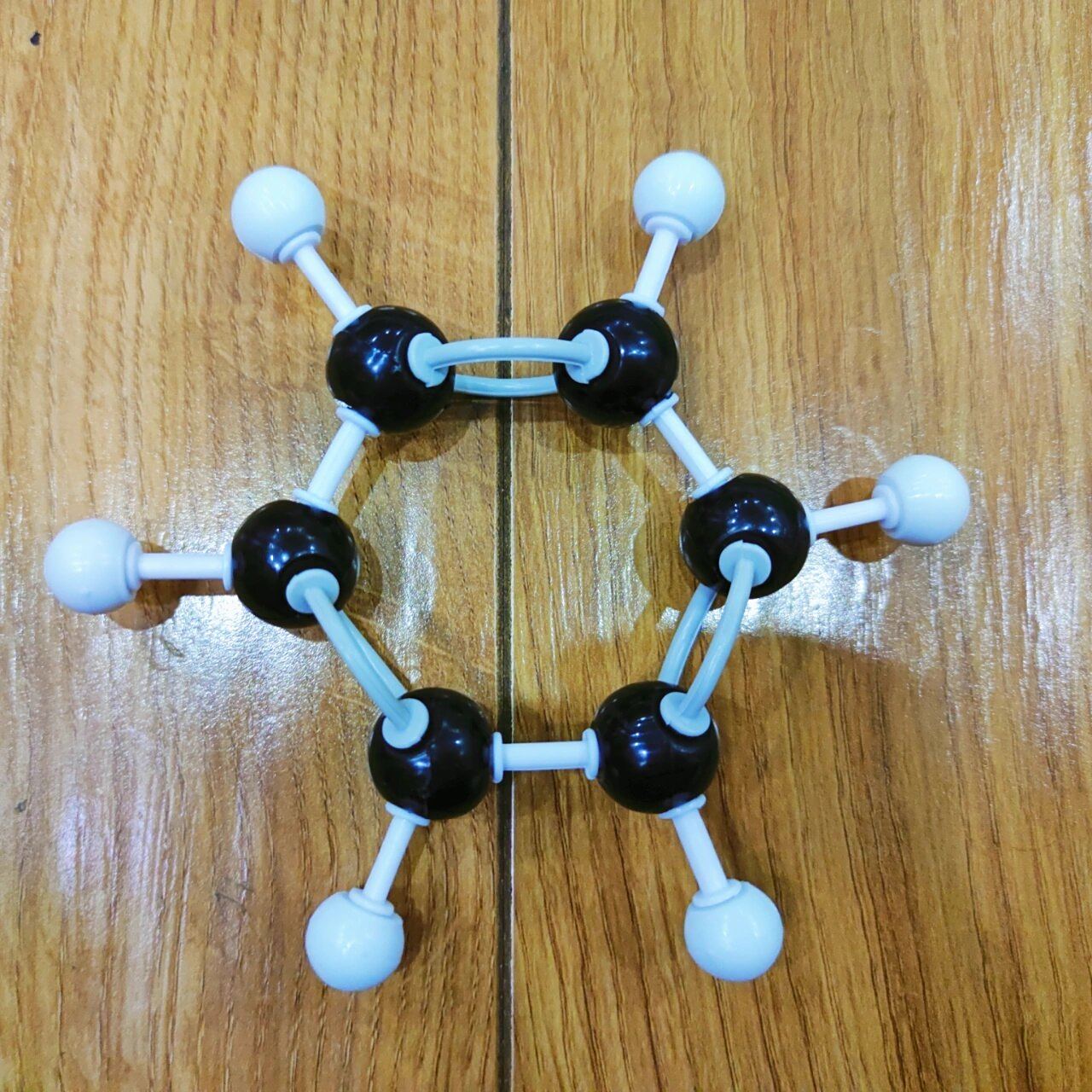 别人玩乐高 我拼苯宝宝 新买的球棍模型先来搭个苯宝宝