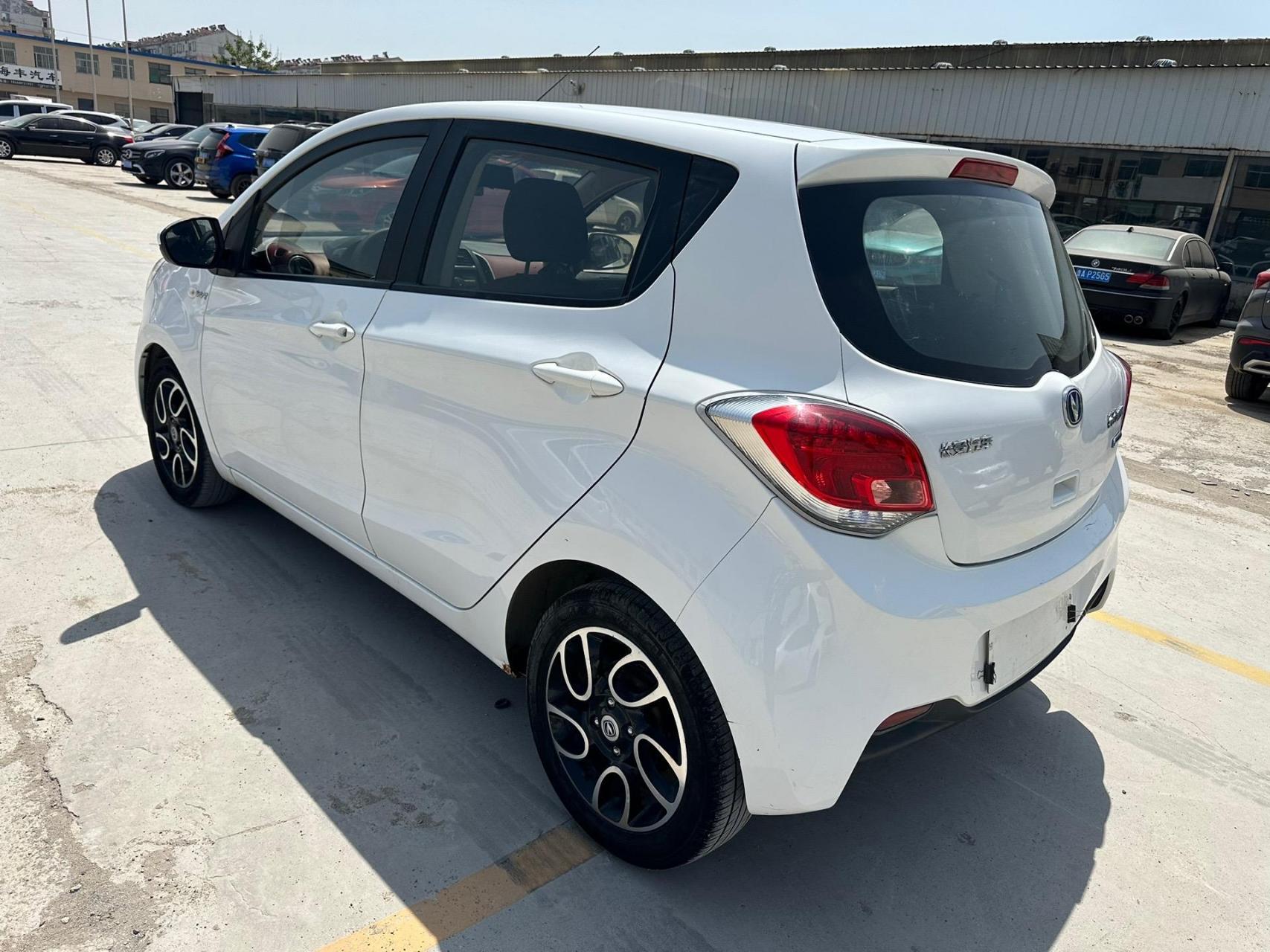 2万内自动档微型两厢小车.16年自动挡长安奔奔mini到店,新款1.