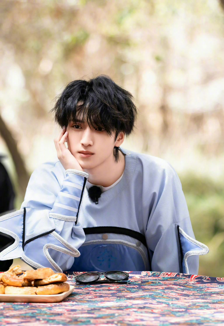 咪咕星鲜事##严浩翔狼尾头#  狼尾头的时代少年团-严浩翔 有点过于