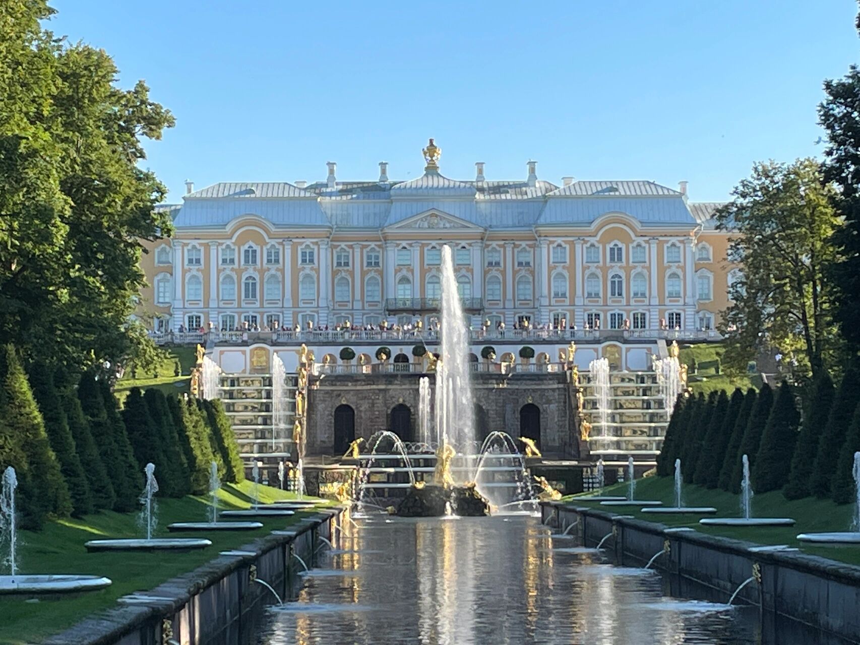 9396夏宫下花园一日游 夏宫位于圣彼得堡西南部,芬兰湾南岸.