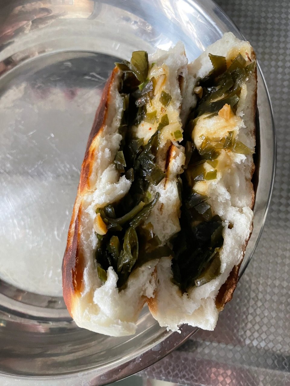 觅食日常 海带丝饼 没有放肉 用猪油炸香蒜辣椒碎 喜欢吃辣可以再放点