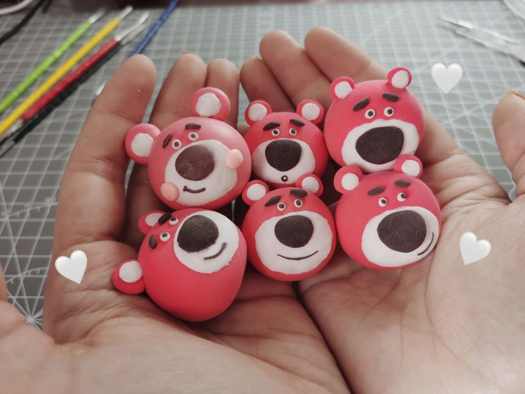 草莓熊91一家人就要整整齐齐 8元从「小商品城」买的36色太空泥