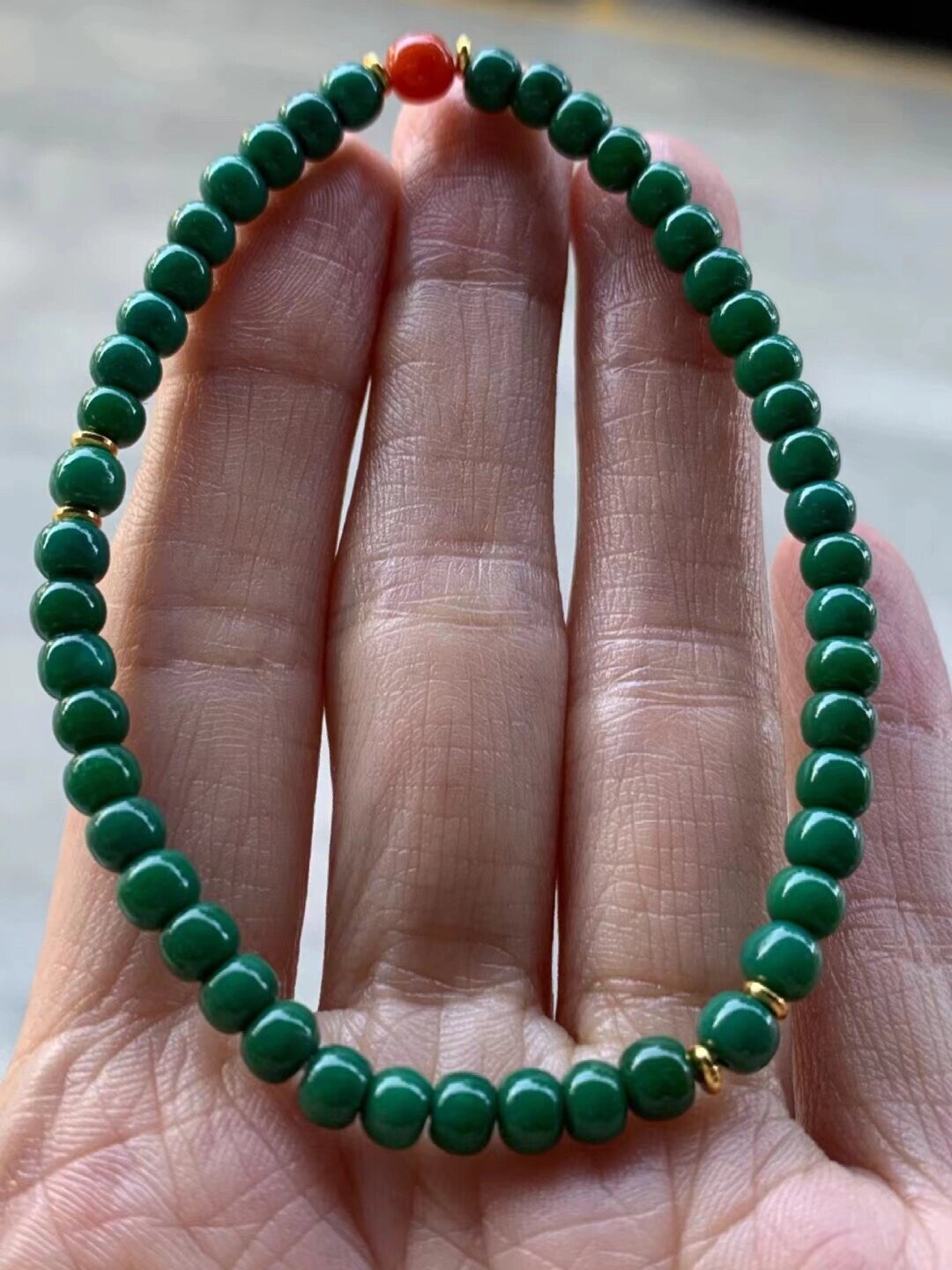 老油绿绿松石小手串 原矿老油绿老型手串,直径4.8mm,重6.