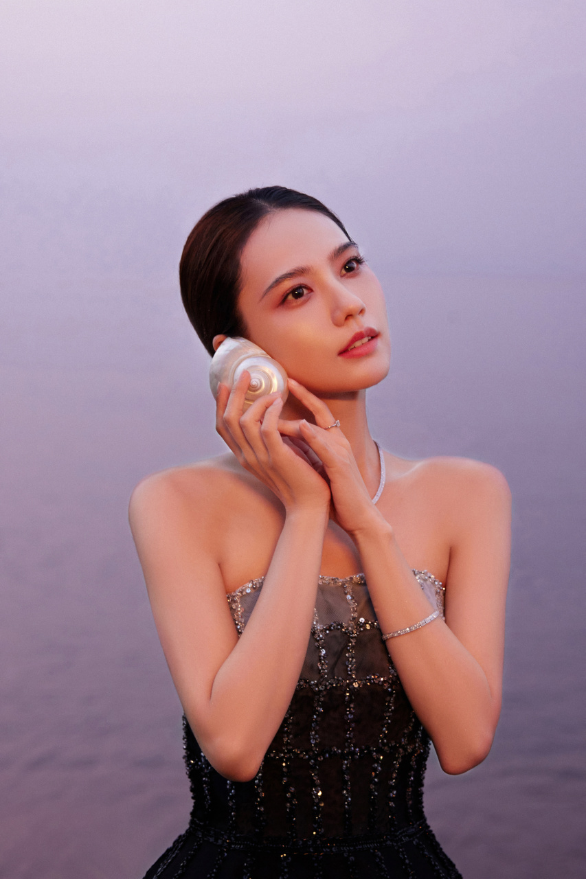 姜珮瑶 明媚的美在这次大荧幕上看到姐姐的眼睛的是一整个吸引的,并且