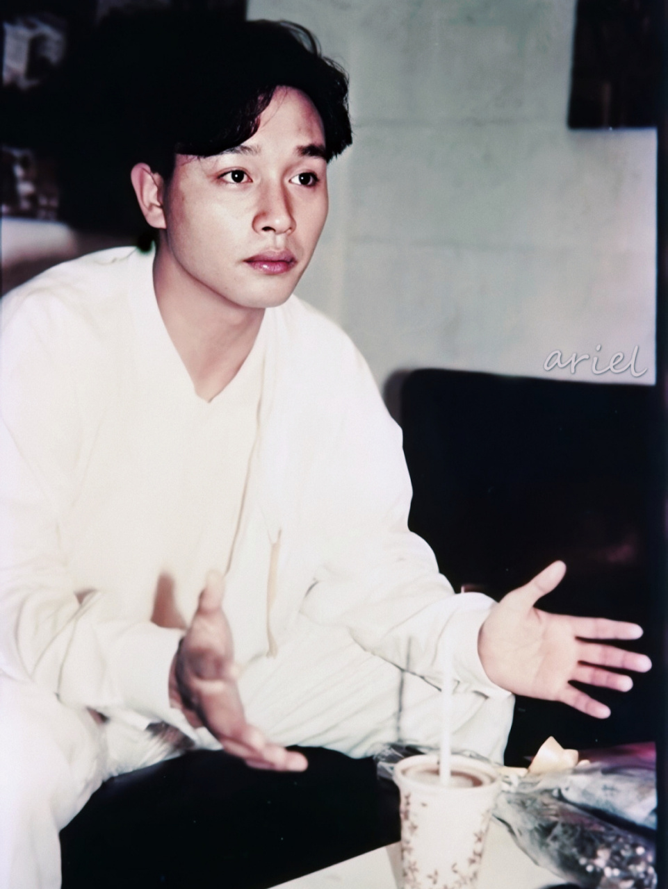 张国荣的小故事(115) 那天《红色恋人》剧组邀请了那里的某馆长教大家