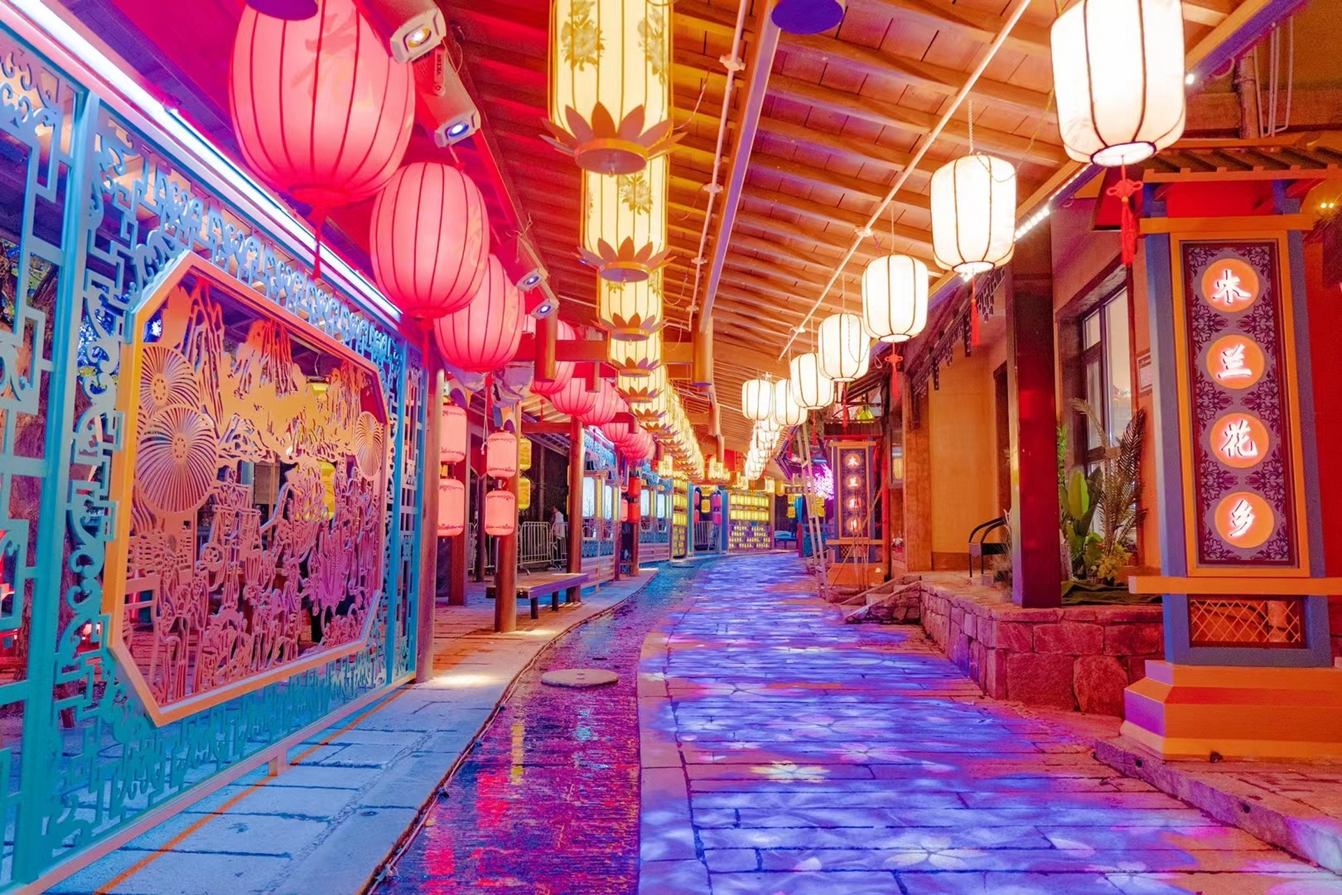 #武汉文旅资讯#【"零租金"入驻 "木兰不夜城"夜游面积再扩大】"东市买