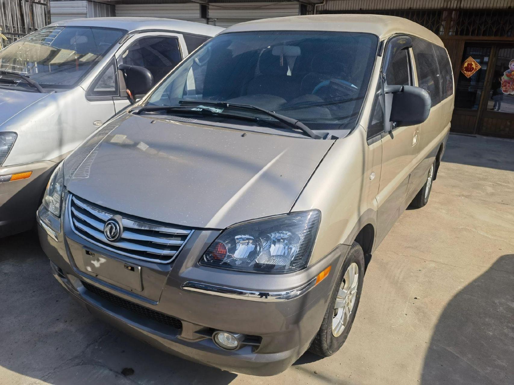 房租到期清仓亏本处理:16年东风菱智m3l加长版!全车原版无事故!1.