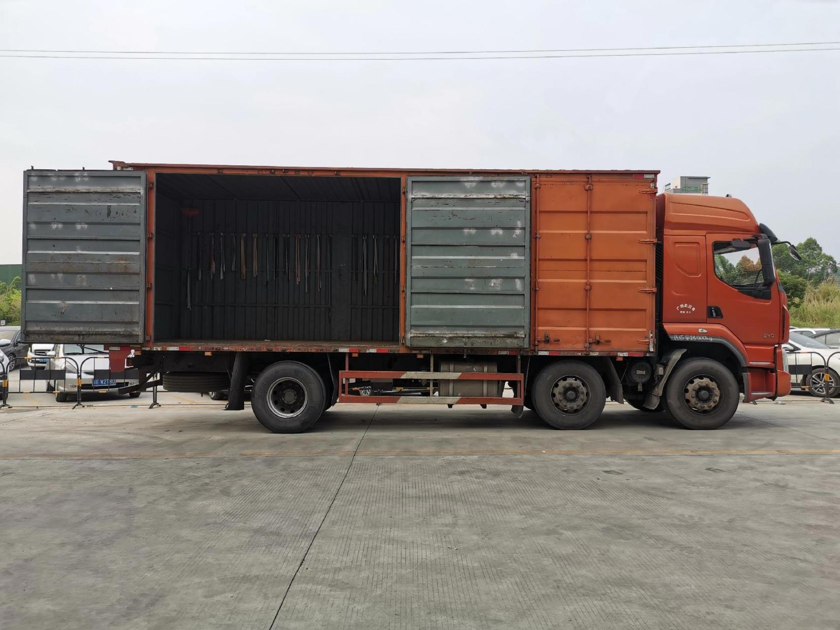 8米厢式货车边门3.66全开,省时间,高效率!