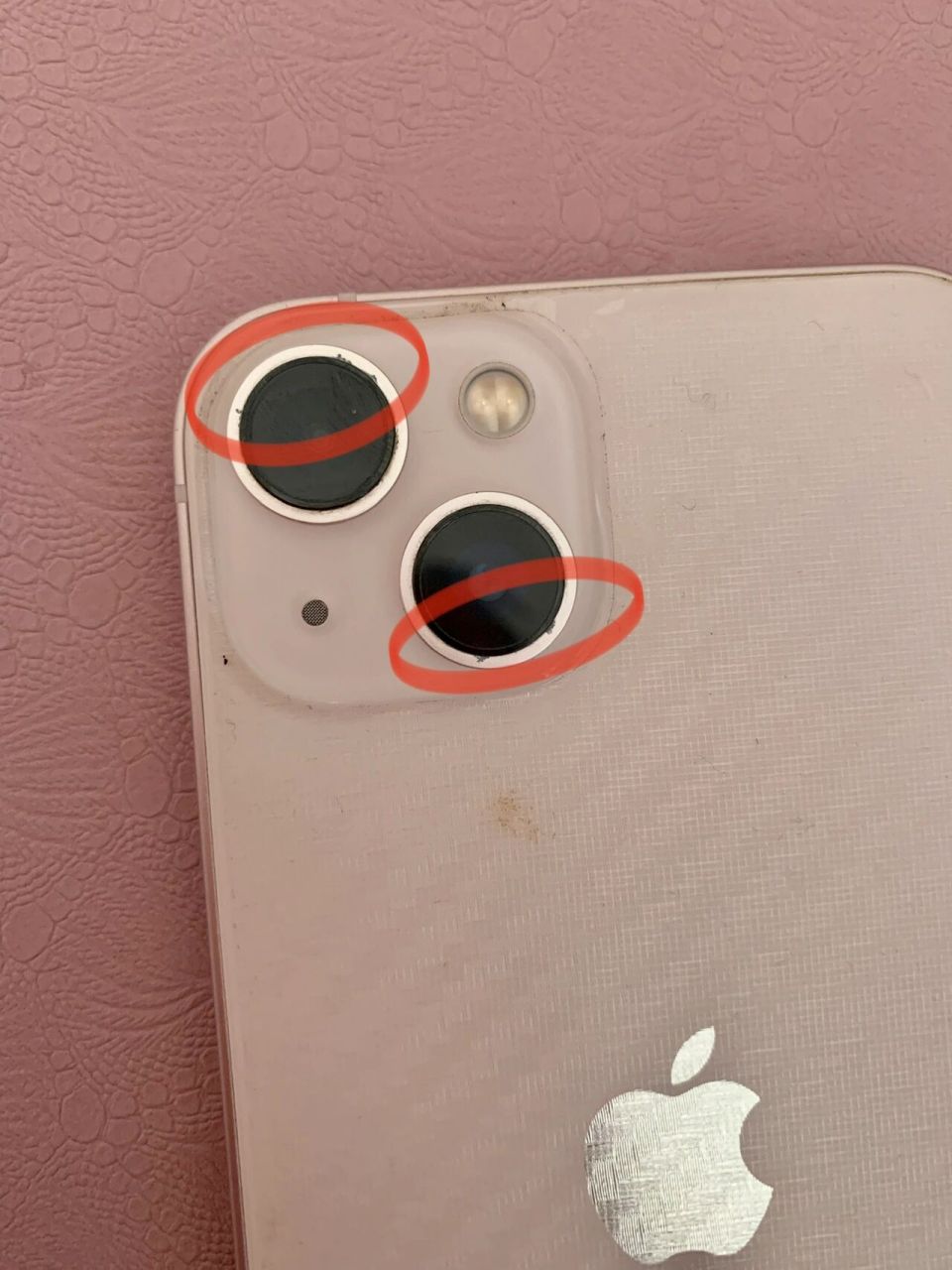 iphone 13镜头边缘掉漆 去年双十一买的,用了10个月,今天发现镜头边缘