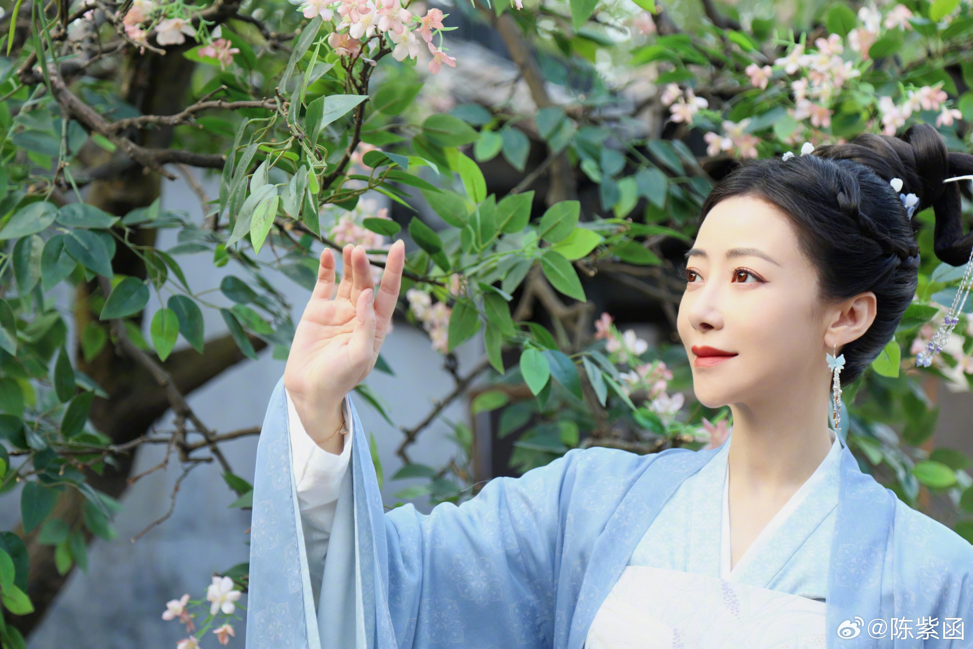 陈紫函##灼灼风流# 看造型就知道 这次我演的是好人[滑稽] #陈紫函