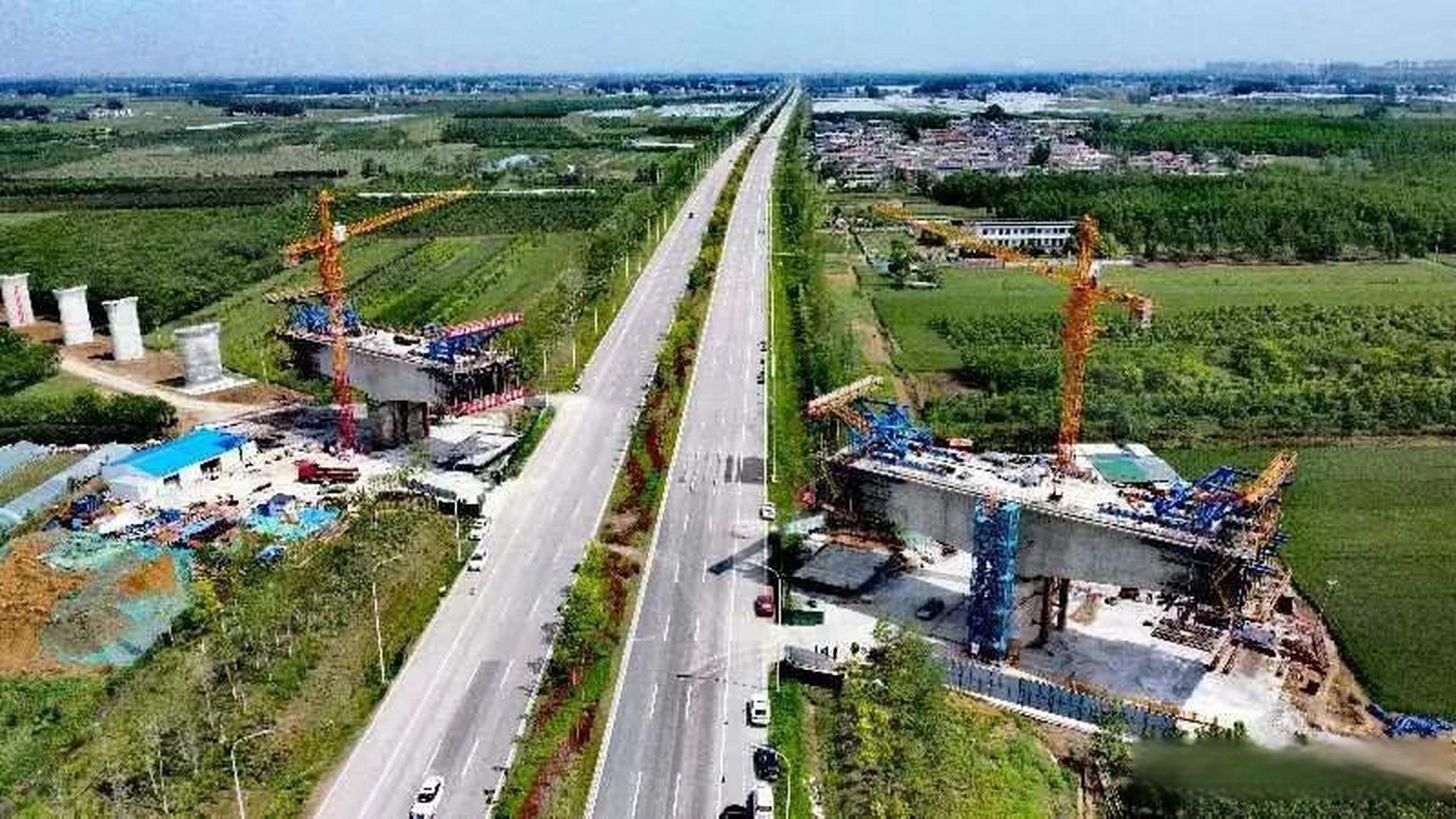 淮宿蚌城际铁路加速推进雄姿显现 连日来,淮宿蚌城际铁路宿州市埇桥区