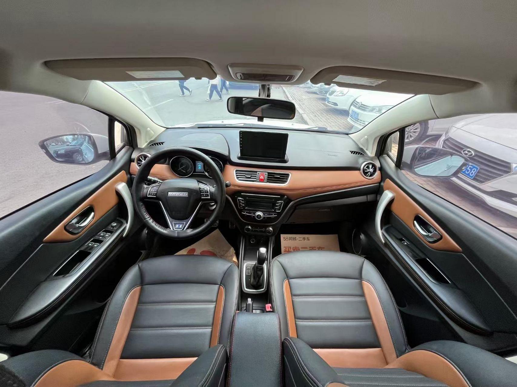 5排量自动挡,配置丰富 真皮座椅 原车导航影像,车况精品,双色内饰非常