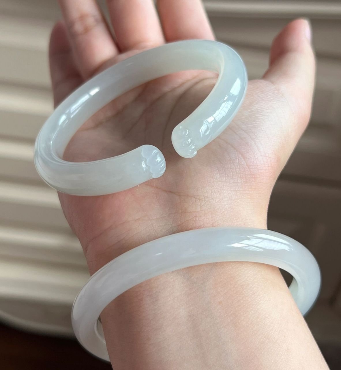 和田玉青海老料高冰白羊脂白玉手镯57圈 冰胶起猫眼的高冰羊脂白,温婉