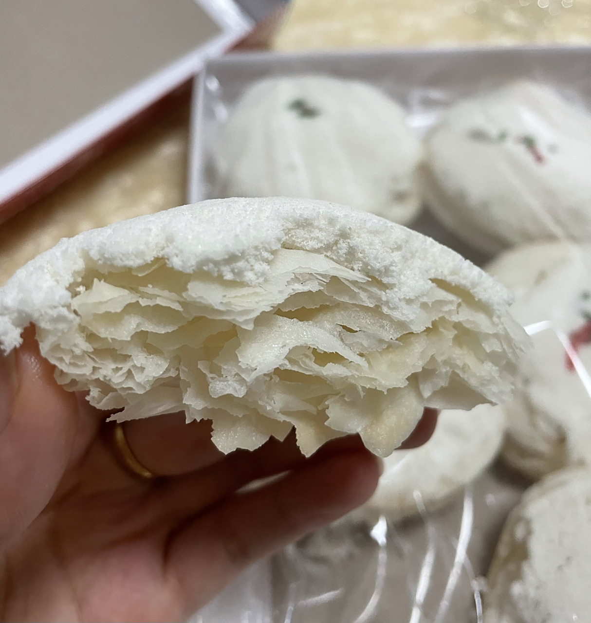 天长特产.甘露饼01 作为天长人我还是第一次吃甘露饼09 不过!