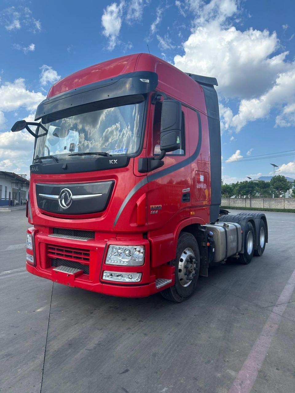 东风天龙旗舰560马力车头,14挡带液力缓速器