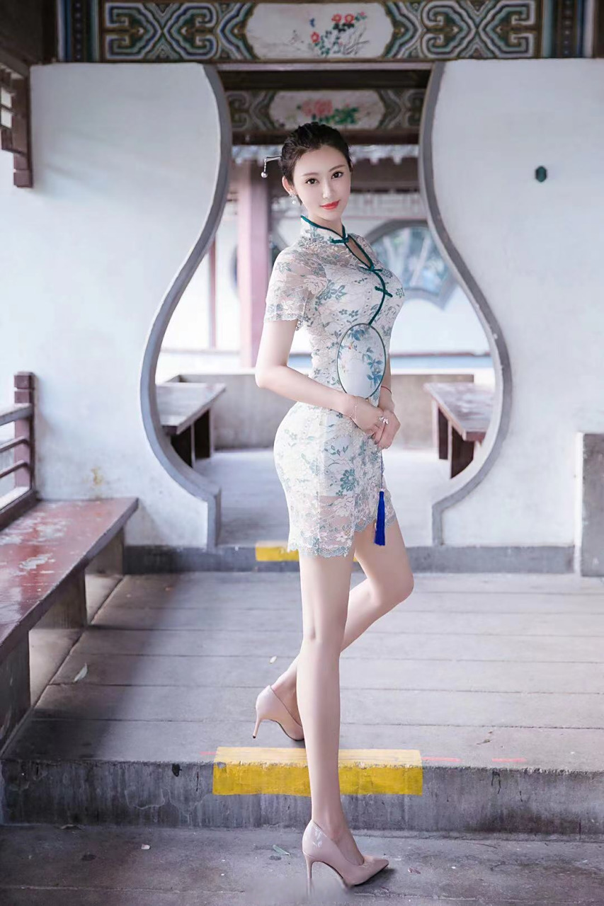 中国风,旗袍穿上身,尽显得更有气质 苏州 气质美女