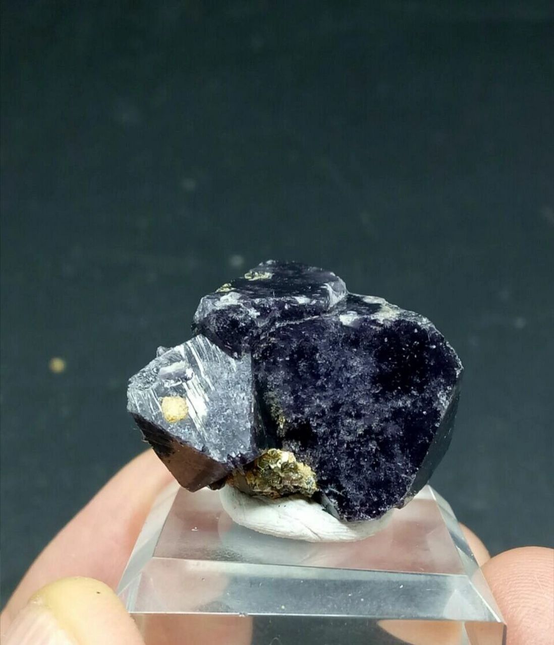 黑钨矿 黑钨矿(wolframit)别名钨锰铁矿 化学成分(fe,mn)wo4,e),属于