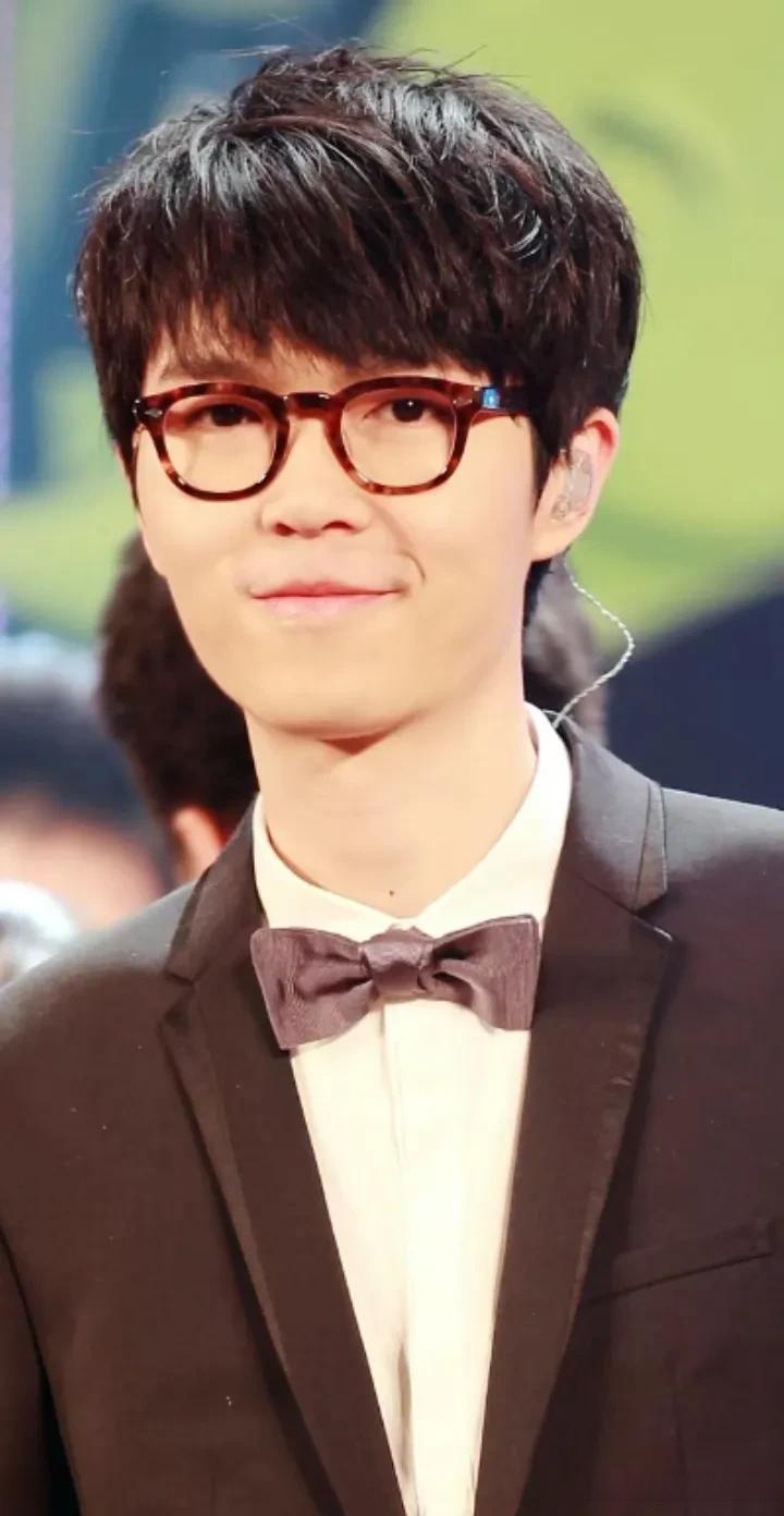 经核实,该信息为不实谣言,方大同本人社交媒体仍正常更新