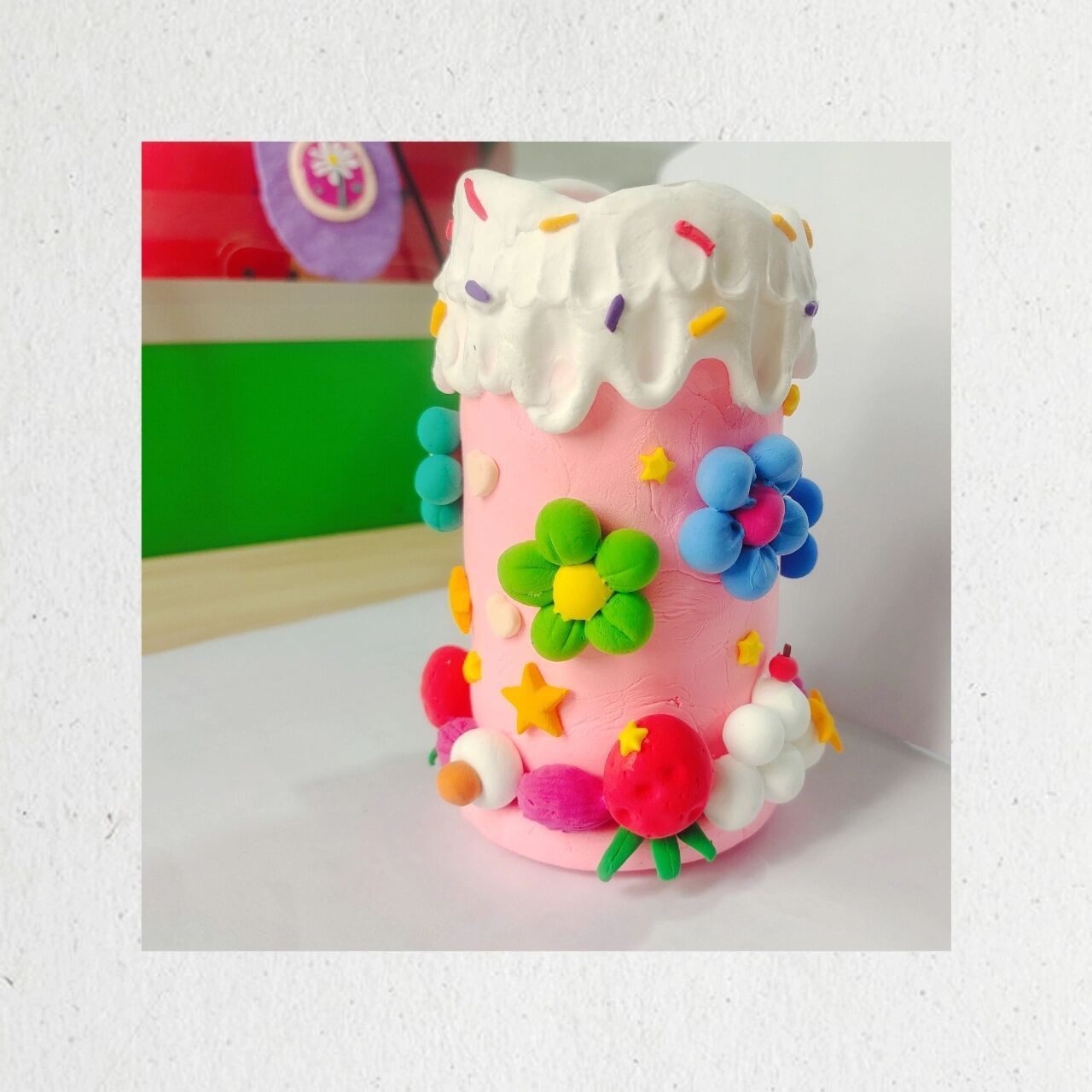 手工-超轻黏土】变废为宝 矿泉水瓶改造笔筒或首饰盒.