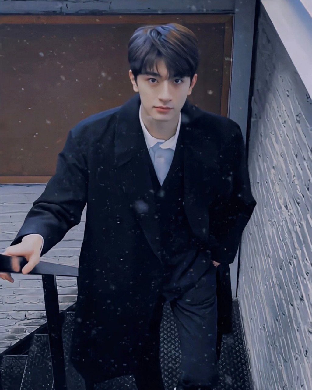 林一长这么帅为什么还不火啊 每次刷到林一的照片都会感叹 又帅又高又