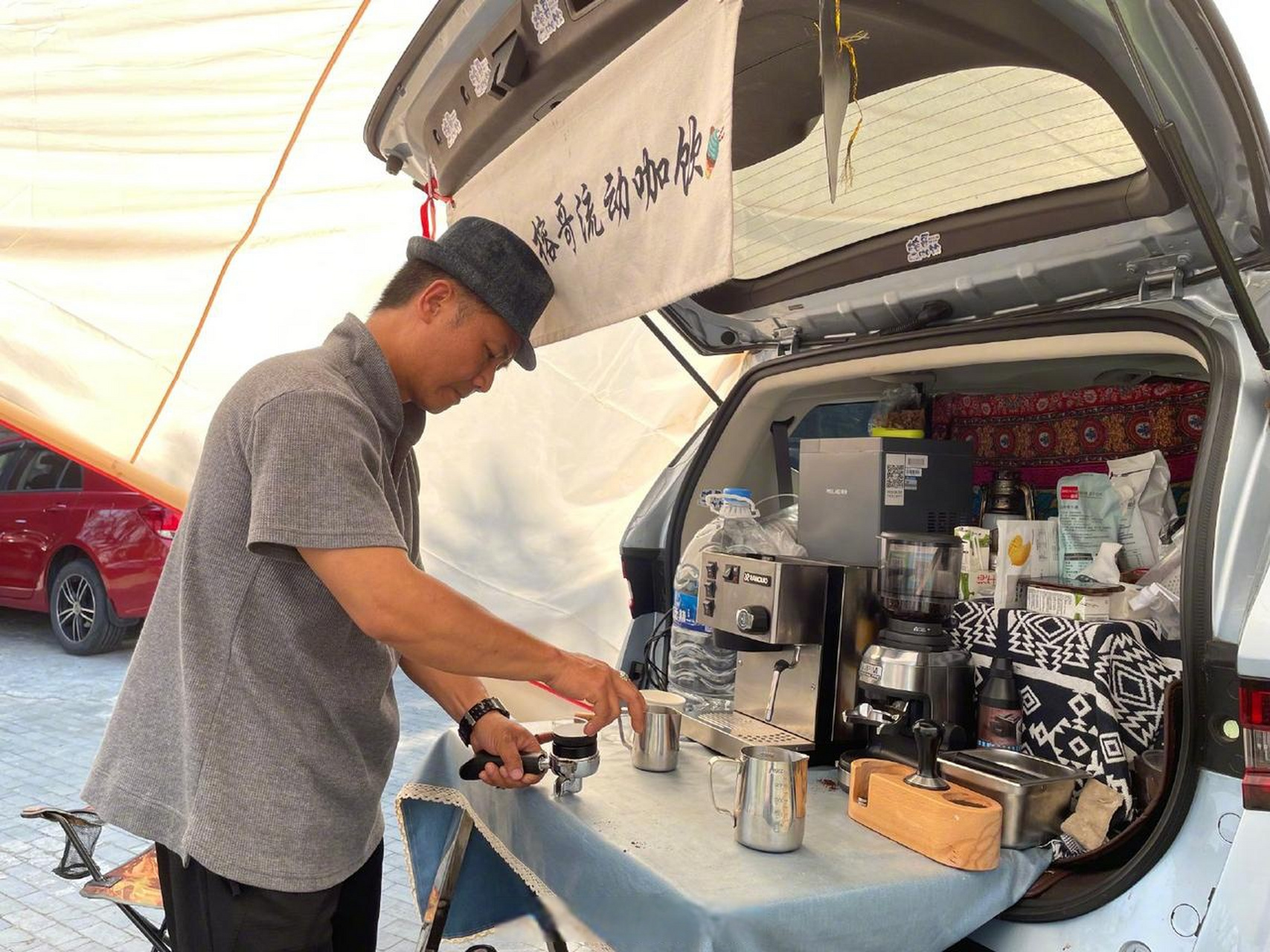 【有点腔调,长沙街头现流动咖啡车 ,你想试试吗】一辆汽车,一套咖啡机