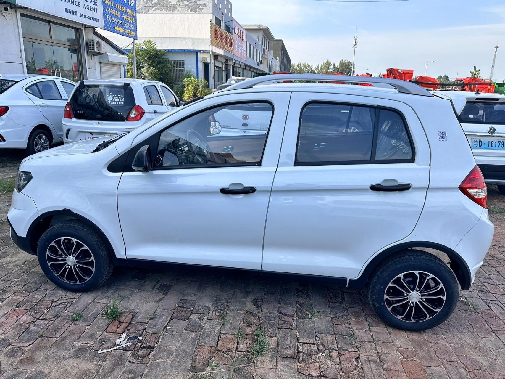 全新鸿日u8锂电,店铺零售29800,现在批发20800可以去专卖店咨询,一台