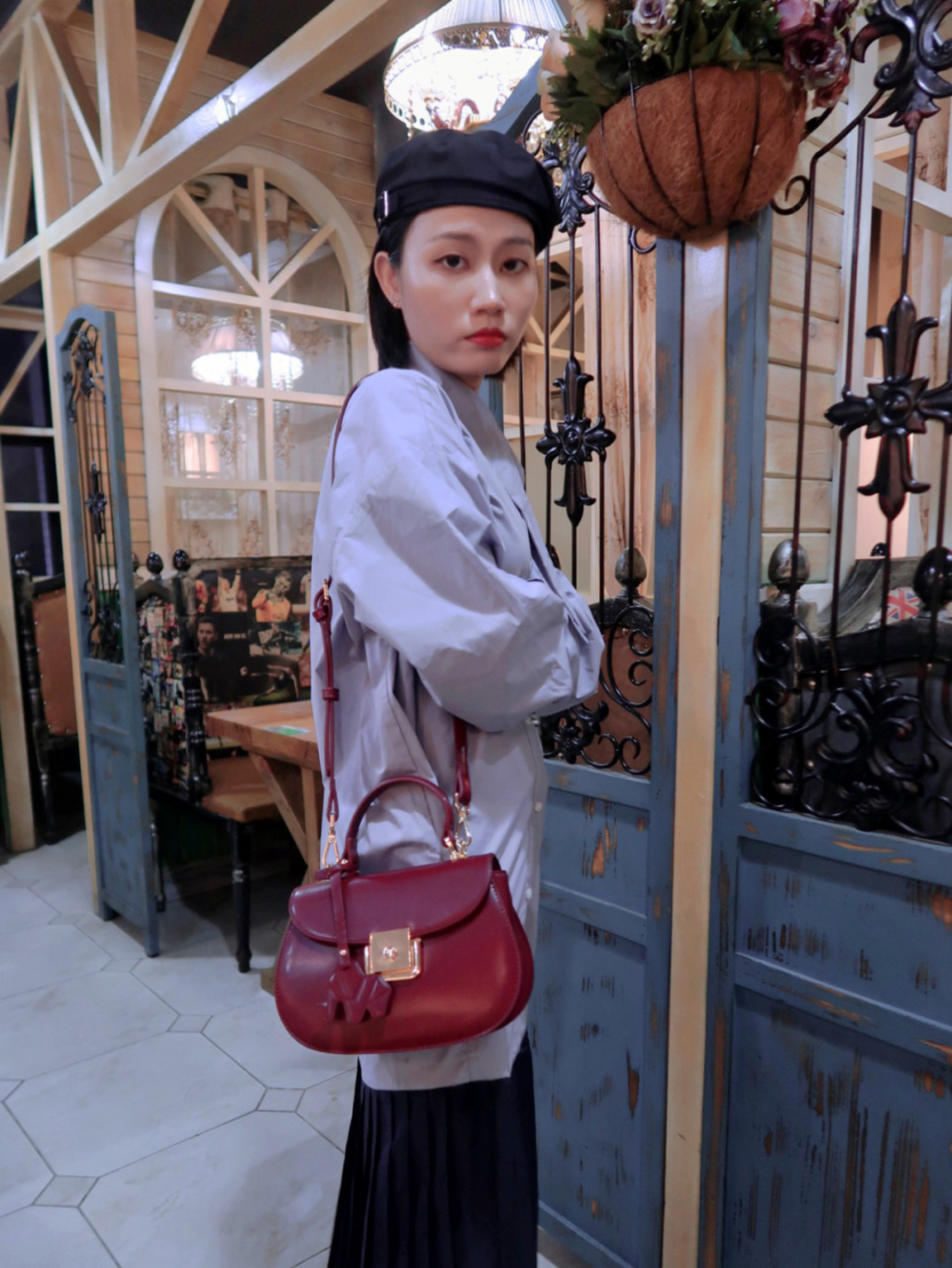 micocah的马鞍包做工精致,颜色正,看起来就很有质感.