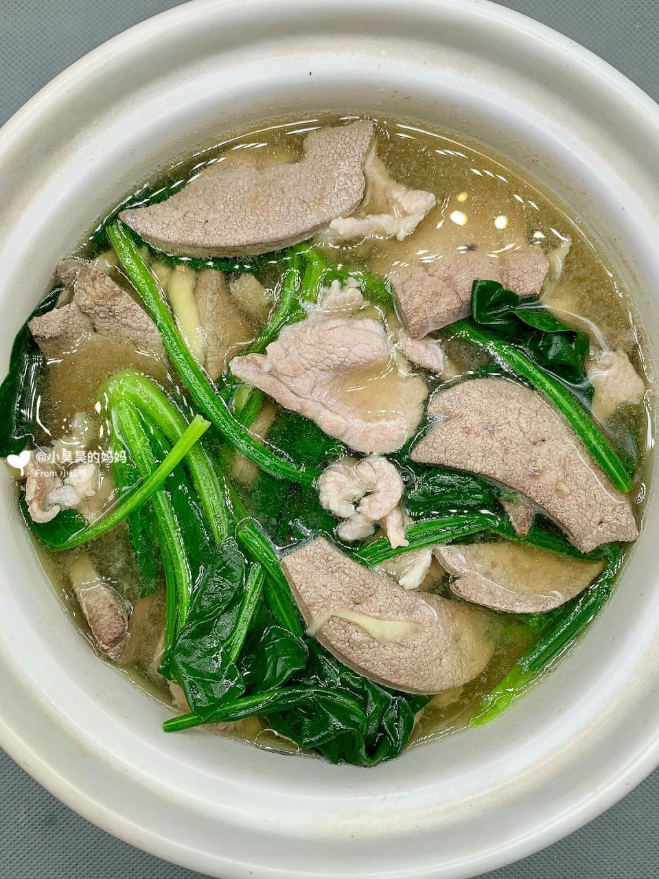 婆婆煮的猪肝汤真是绝了91补铁补血明目 菠菜瘦肉猪肝汤具有缓解