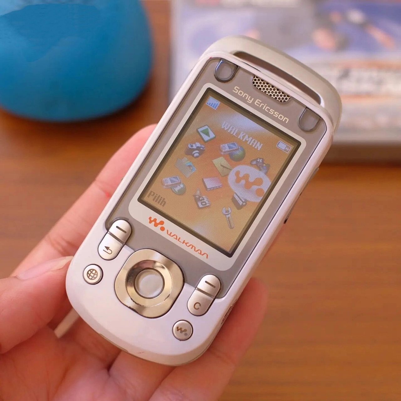 sony ericsson w550c颜值担当 2005年索尼爱立信颜值3兄弟w550c w810c