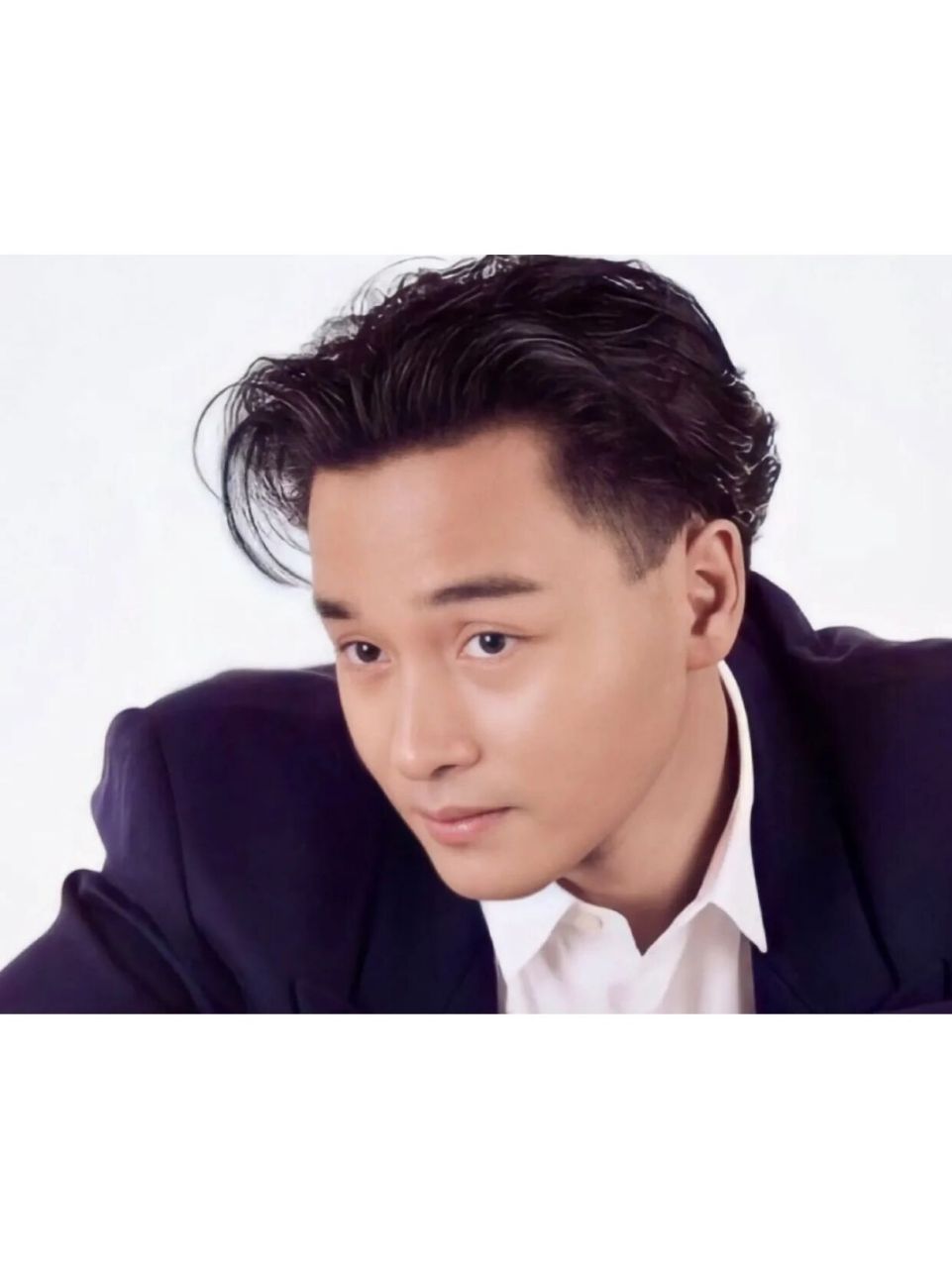 友友们,张国荣头像换起来(共9图) 被哥哥无与伦比的美丽眩晕