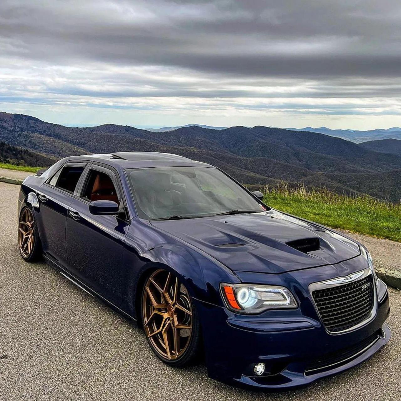 克莱斯勒300c改装案例!这台车可以无损移植srt!无损!