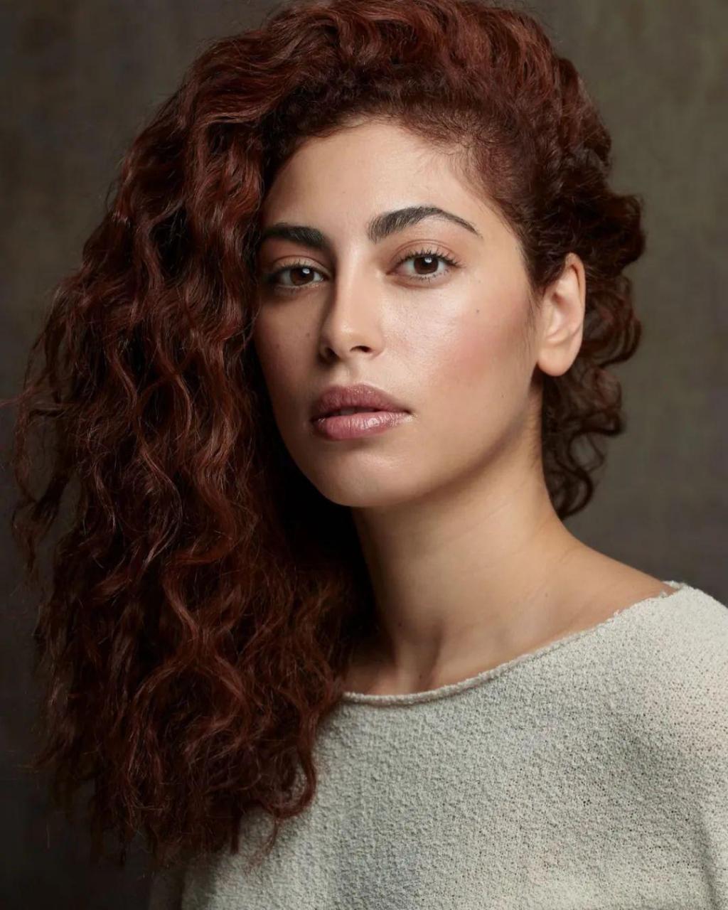 29岁的西班牙女星 mina el hammani(米娜·埃尔·哈曼尼)宣布回归