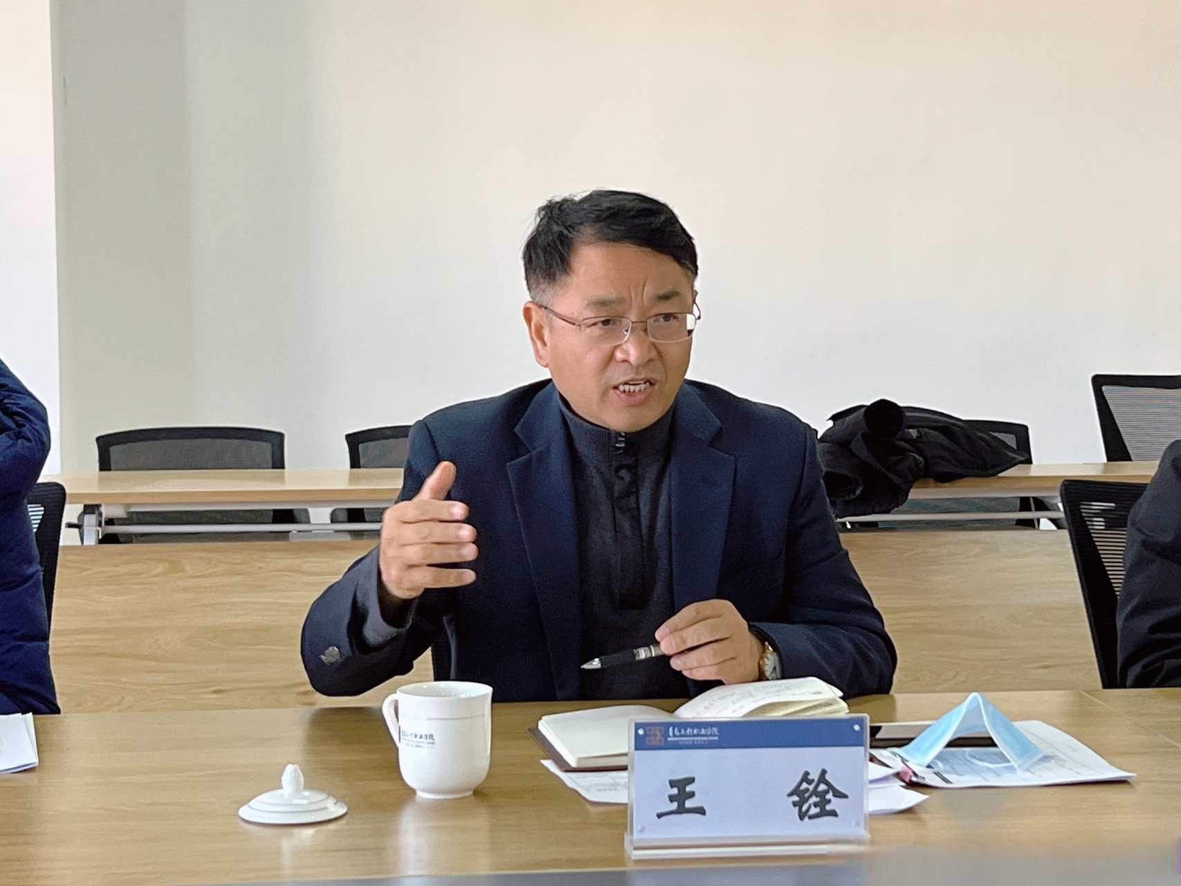 有效推进各项工作顺利开展,12月14日上午,学院党委书记王铨前往信息工