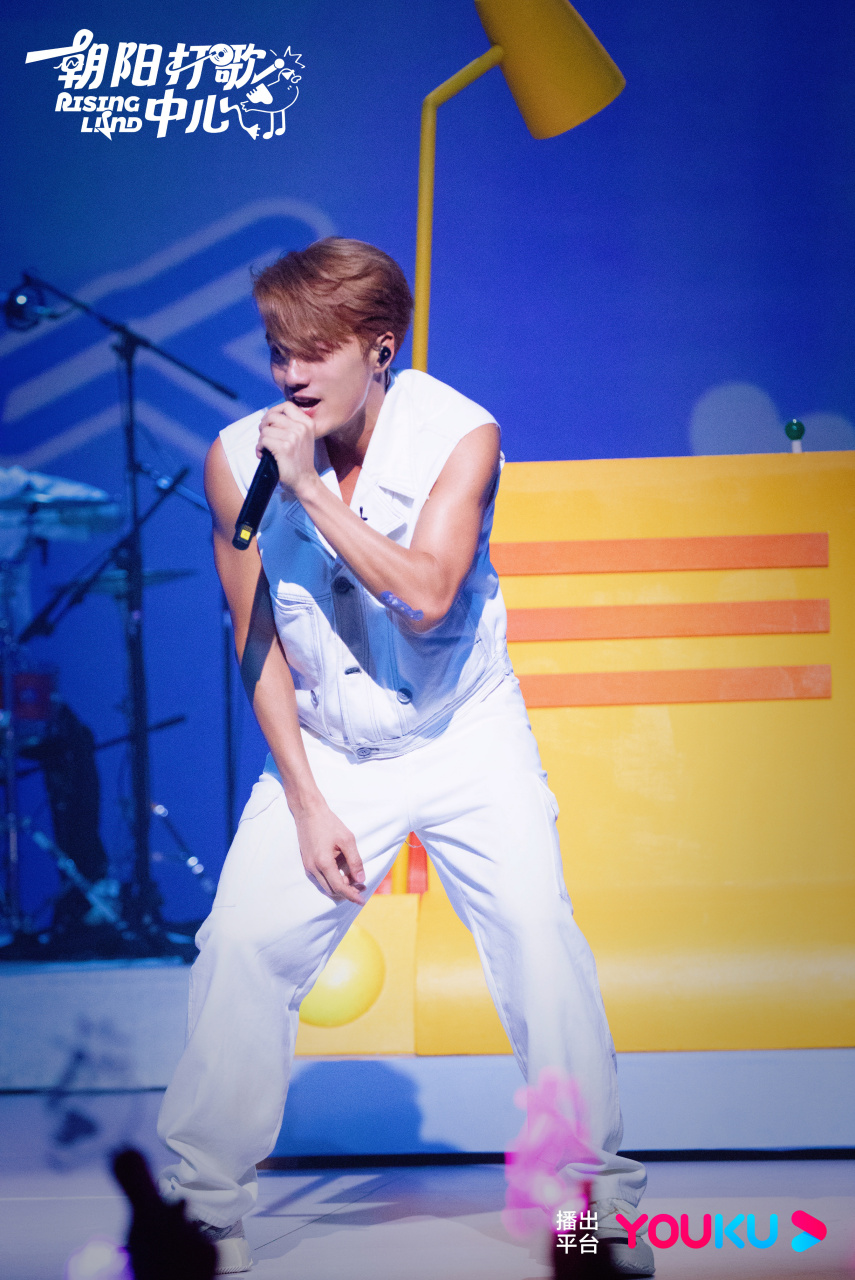 #朝阳打歌中心#音像店惊喜开箱🎁 @吴克群 舞台剧照掉落 🌟如果你